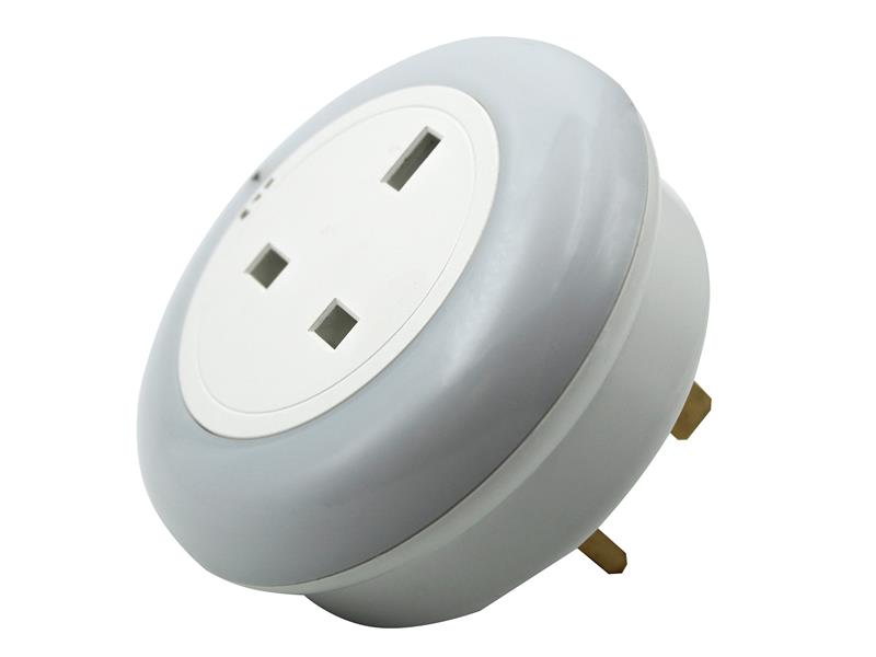 UNC68389 - Plug-through Colour Change Night Light